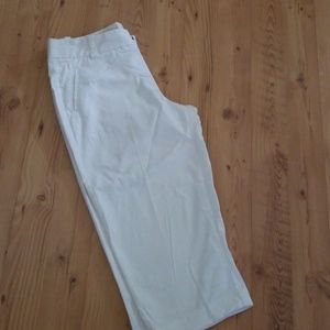 Dockers white size 14 capris